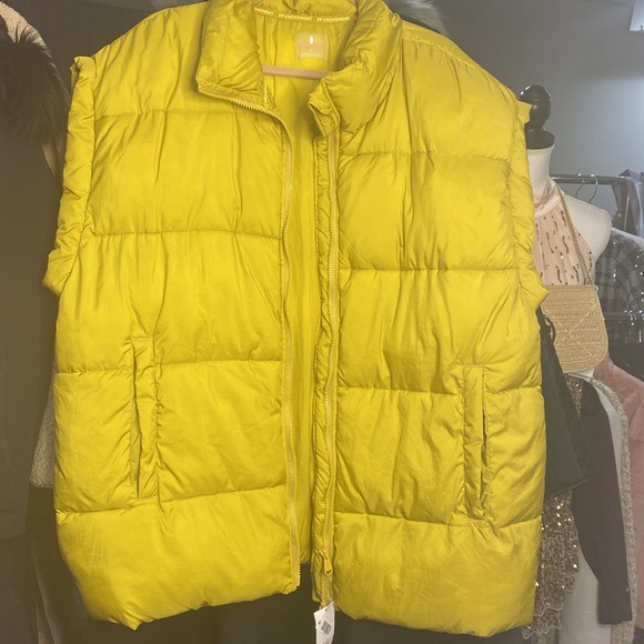Free people in a Bubble Oversized Puffer Vest in Sulphur Springs color - Picture 2 of 10